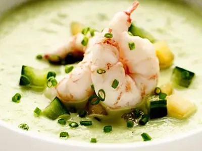 Зелене гаспачо з креветками